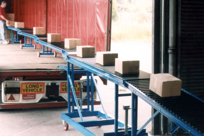 Gravity Roller Conveyor Vehicle Container Unloading AS Conveyor Systems