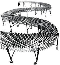 Flexible expanding conveyor with skatewheels