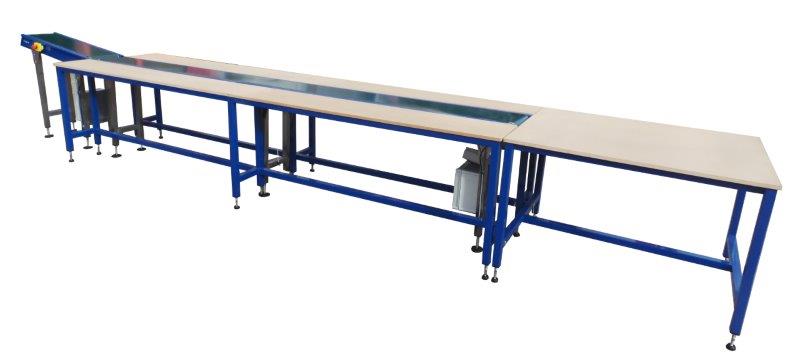 Workstation for conveyor belt 